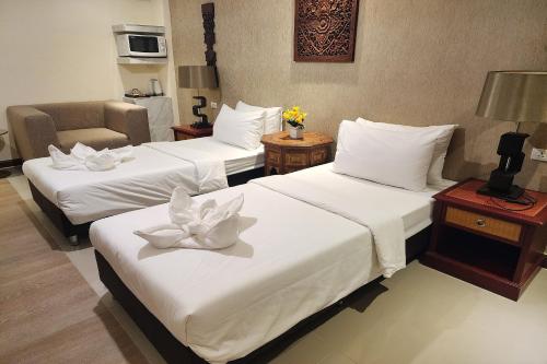 Kim Hotel at Bang Prong near Kanchanaphisek Bridge