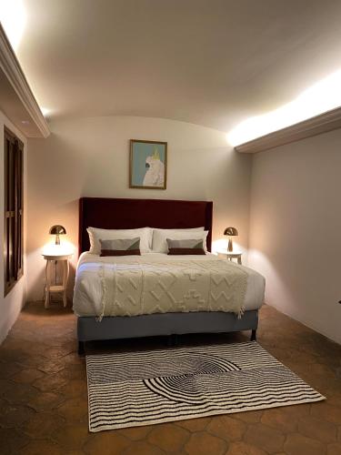 1 king bed, 1 sofa bed