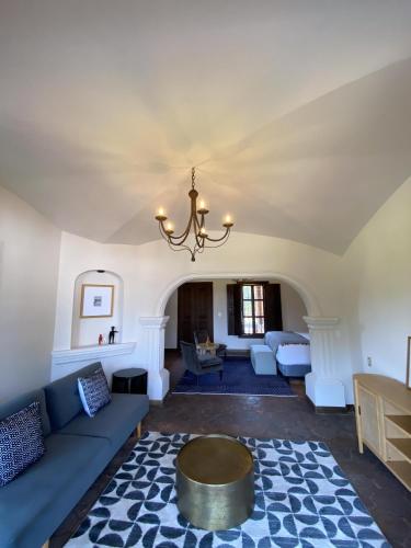 1 king bed, 1 sofa bed