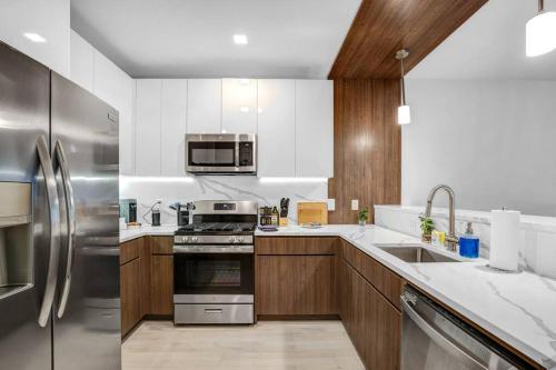 Eminent Near EWR & NYC w/ Gym in Newark, USA