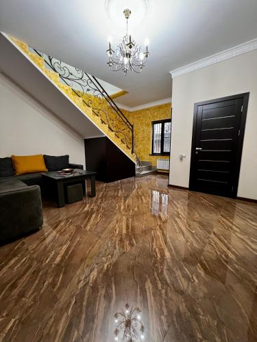 New , comfortable 3 bedroom house, Ереван (фото 6)