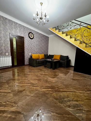 New , comfortable 3 bedroom house, Ереван (фото 5)