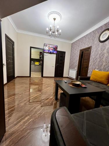 New , comfortable 3 bedroom house, Ереван (фото 9)