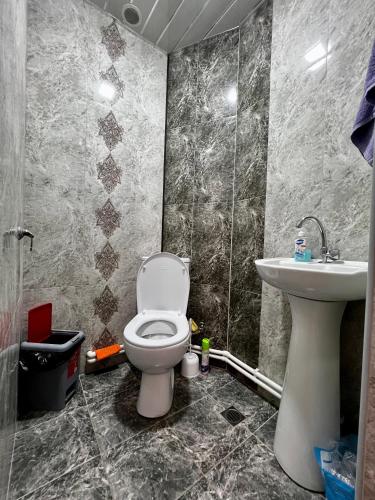New , comfortable 3 bedroom house, Ереван (фото 10)