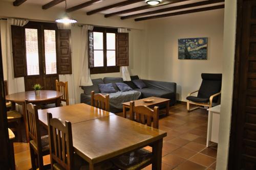 Castillo con piscina en plena Sierra Calderona in Altura