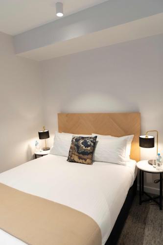 Amica Serviced Apartments Room Type - Queen Studio Free Wifi and Parking