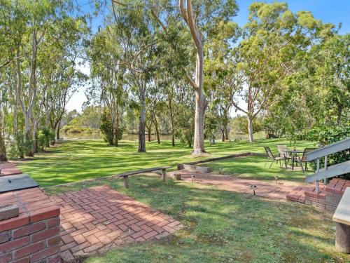 . Water's Edge Bundalong