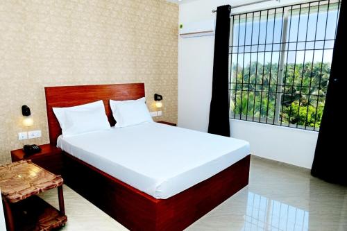 DWARKA LODGING & BOARDING in Suratakal