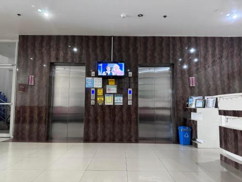 Jeamco Royal Hotel-Palawan near Immaculate Conception Cathedral