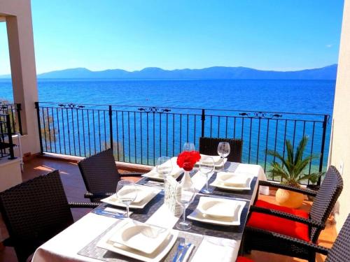 Apartment in beach house Dalmatia D3