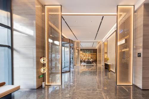 Atour Hotel Wuhan Chuhe Han Street Hongshan Square in Chu River Han Street Donghu Scenic Area