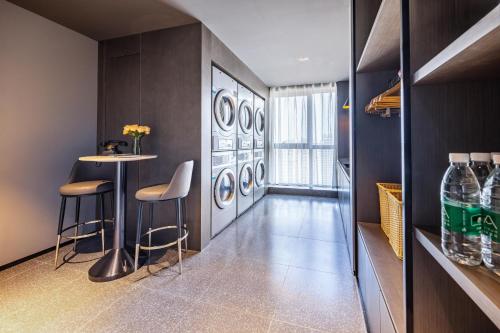 Atour Hotel Wuhan Chuhe Han Street Hongshan Square in Chu River Han Street Donghu Scenic Area