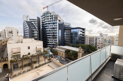 Sunny Days, Tas-Sliema