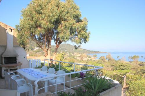 La villa Acacia gîte à louer Verghia