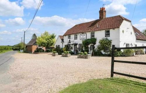 George & Dragon Country Pub & Hotel Wolverton Townsend 2