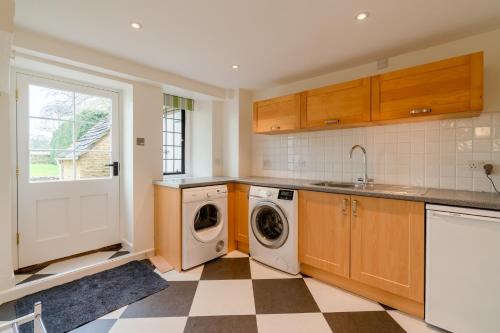 Charlton Down Cottage in 泰特伯里