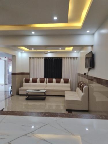 Facilities, DWARKA LODGING & BOARDING in Suratakal