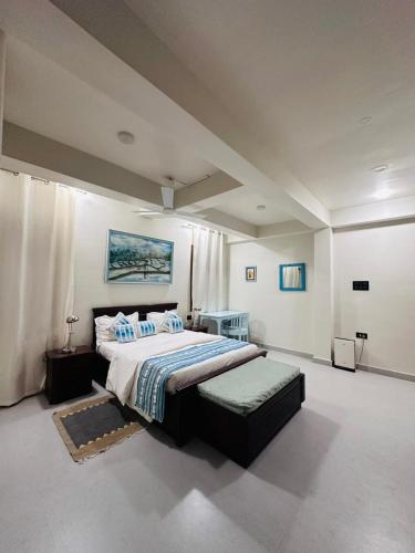 1 queen bed