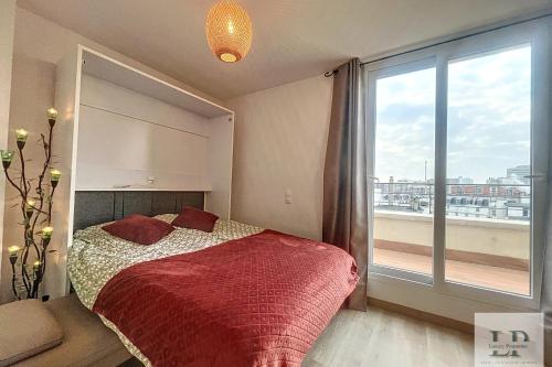 Very nice top floor studio with terrace Paris 17th