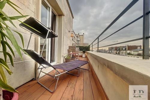 Very nice top floor studio with terrace Paris 17th