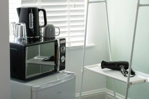One-Bedroom Apartment image 10