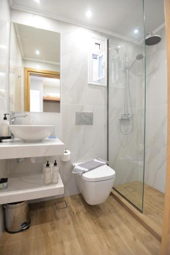 Superior Double Room image 6