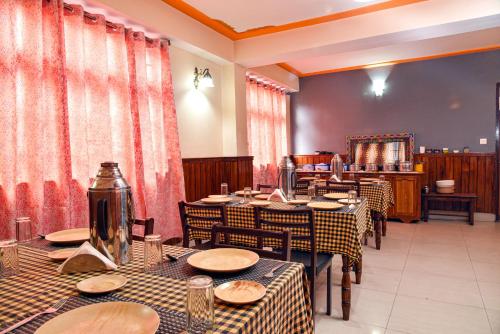 餐廳, Rufina Royal Lachung in 拉衝