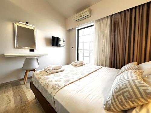 2 bedrooms, 6 beds