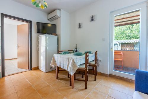 Apartments Davor - image 10