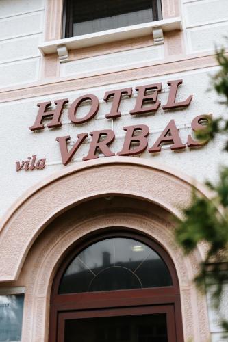 Hotel Vila Vrbas - 숙소 외관
