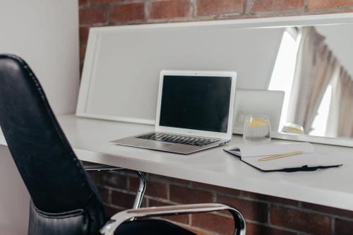 Modern 3BR retreat with Sauna - The Loft