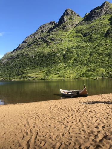 Elisabeth-Bua Elisabeth-Bua