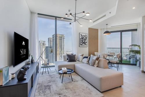 STAY BY LATINEM Luxury 2BR Holiday Home W3104 near Burj Khalifa, Dubai