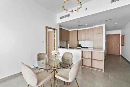VayK - Stunning 2 BD on High Floor - image 8