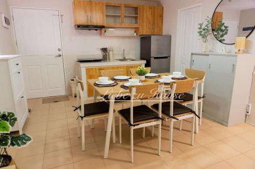 2 BR Unit in the heart of Iloilo Self Check-in, Iloilo City (Foto 7)