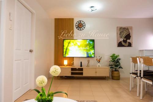 2 BR Unit in the heart of Iloilo Self Check-in, Iloilo City (Foto 8)