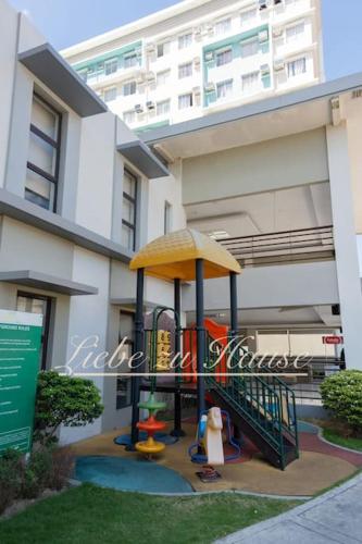 2 BR Unit in the heart of Iloilo Self Check-in