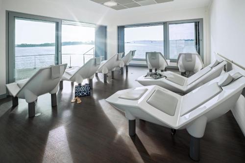 สภาพแวดล้อมโดยรอบ, โกลเดน ทิวลิป วัลดิส รีสอร์ต รอสคอฟ (Golden Tulip Valdys Resort Roscoff) in คอสคอฟฟ์