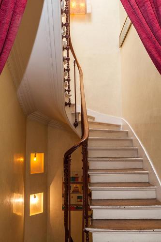 Hotel Particulier Porte Maillot – Neuilly-sur-Seine, CA