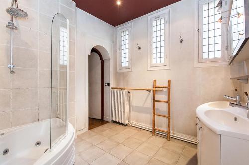 Hotel Particulier Porte Maillot – Neuilly-sur-Seine, CA