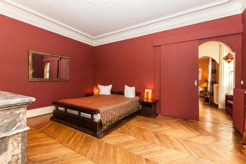 Hotel Particulier Porte Maillot – Neuilly-sur-Seine, CA