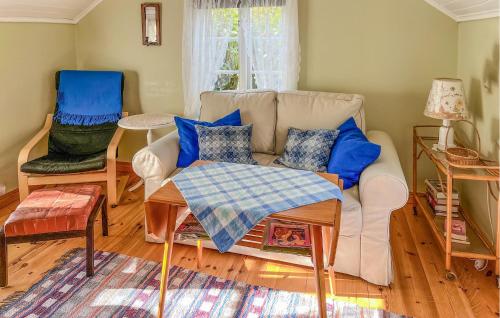 1 Bedroom Gorgeous Home In Kopingsvik in Bredsatra