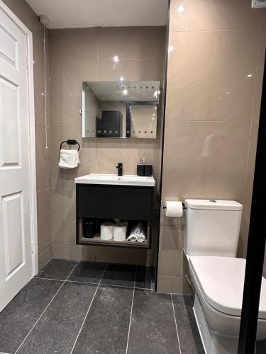 R2 - Private Room in Modern Shared Apartment, Each with Kitchenette, Central Birmingham, Birmingham (zdjęcie 6)