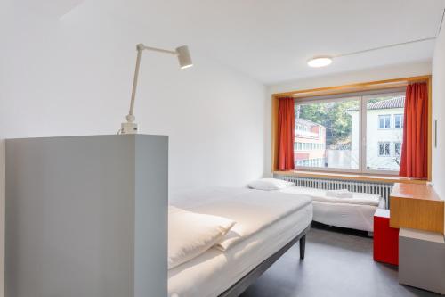 Hotel Marta - 1950's architecture in Zurich's vibrant old town near main station - image 5