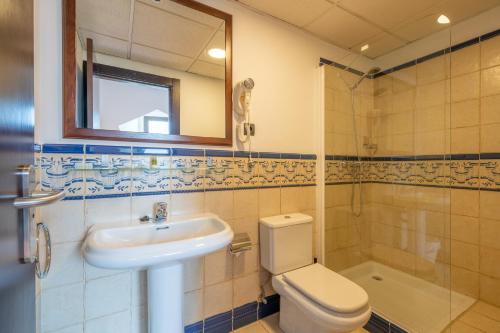 Single Room with Private Bathroom image 5