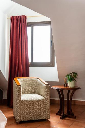 Single Room with Private Bathroom image 1