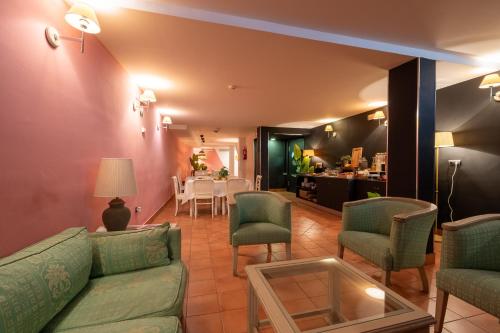 Double Room with Private Bathroom image 2