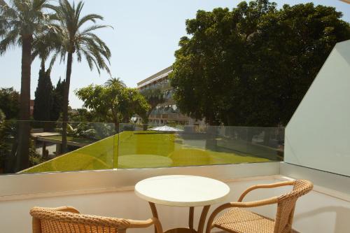 room detail thumbnail 1