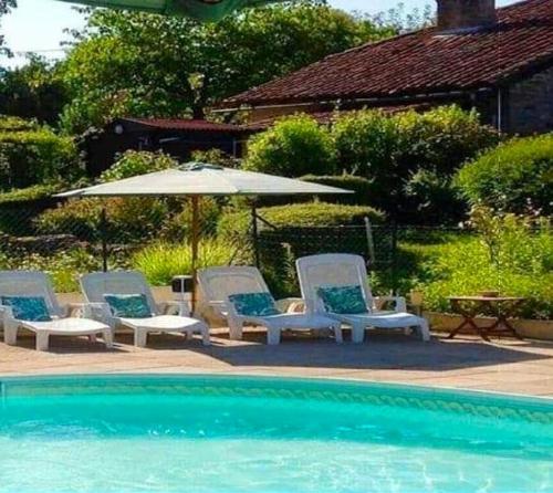 Balkons/terase, Cardabelle Holiday Home with private garden in Saint-Claud