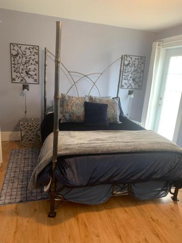 Sweetest Suite Downtown in Salmon Arm (BC)